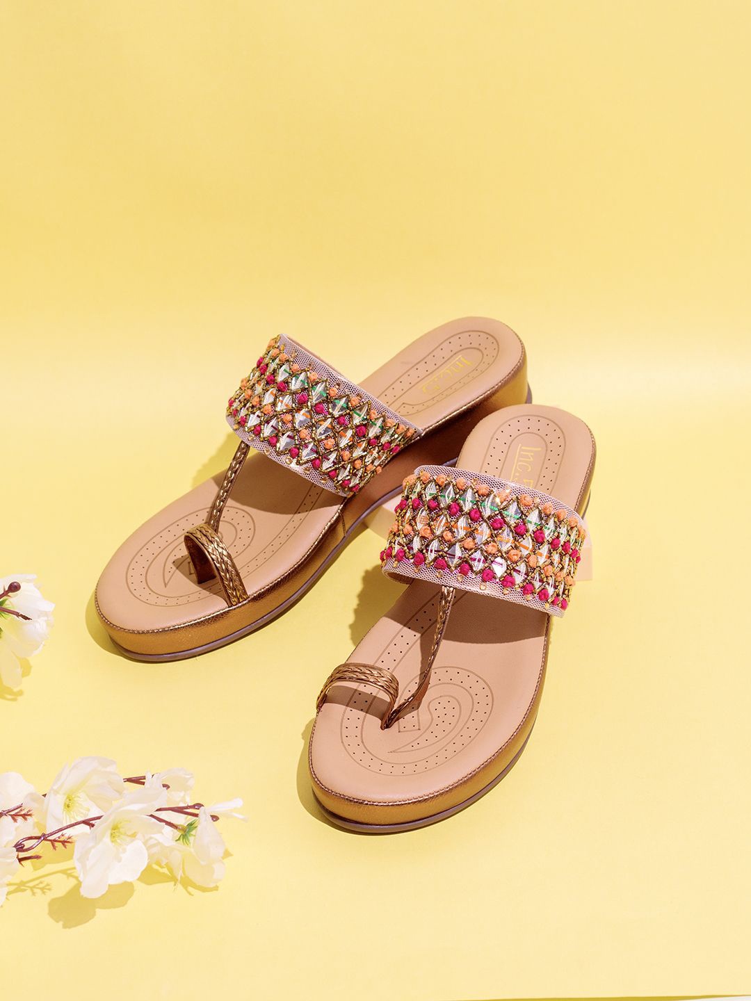 

Inc 5 Women Ethnic Embellished One Toe Flats, Gold
