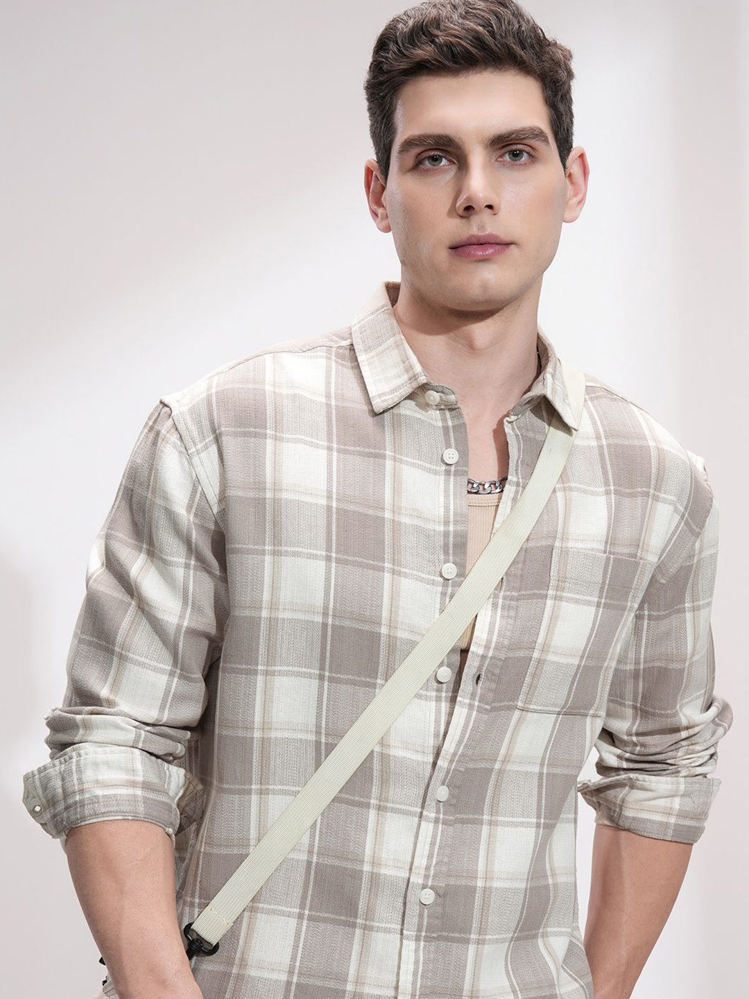 

HIGHLANDER Men Opaque Checked Casual Shirt, Off white