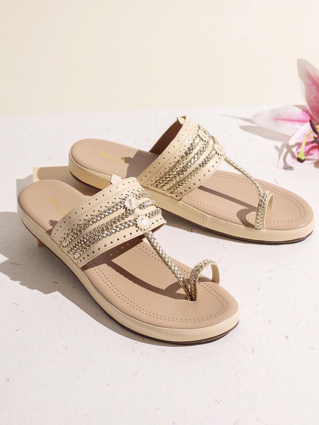

Inc 5 Women Embellished Ethnic One Toe Flats with Laser Cuts, Cream