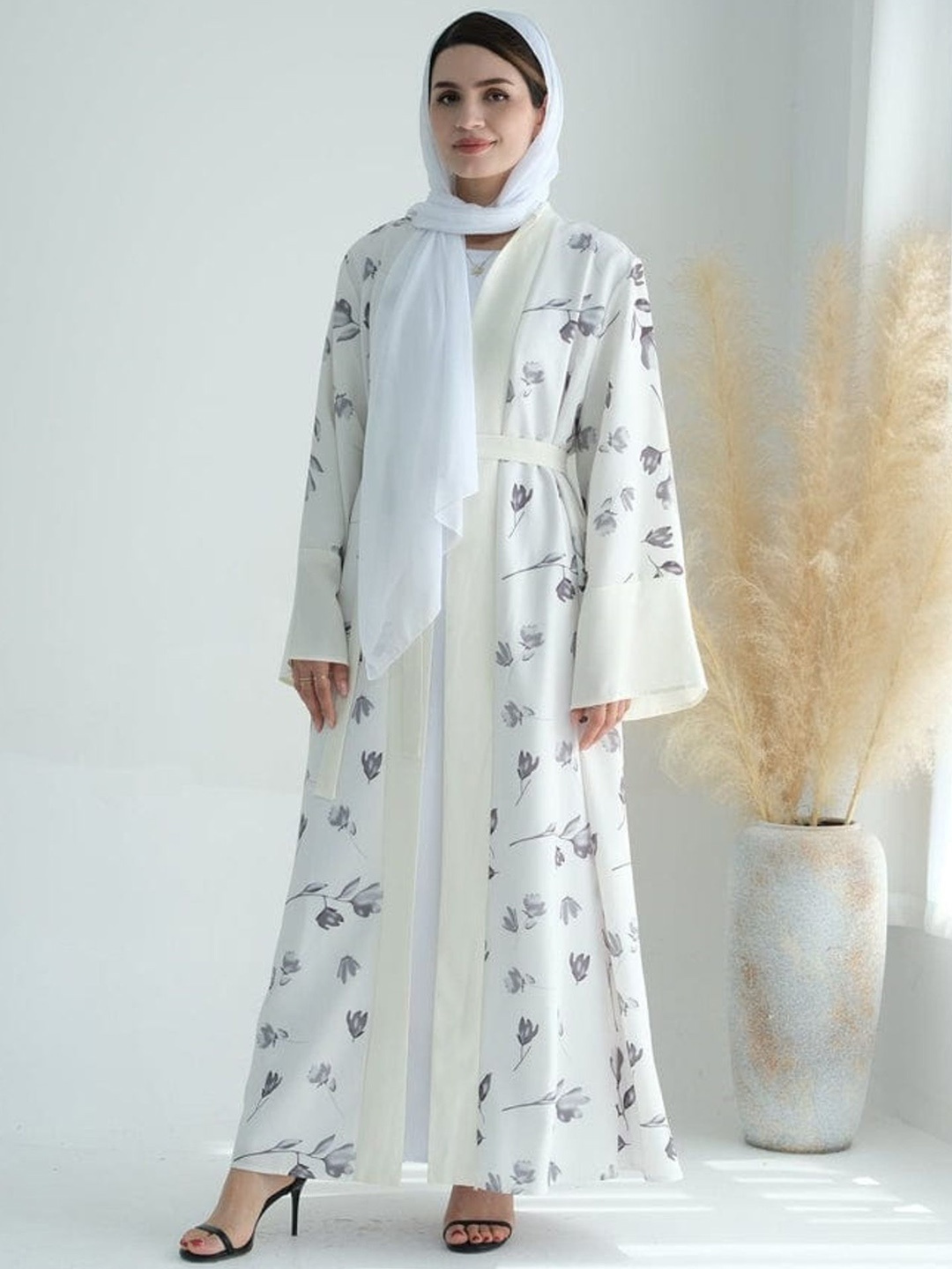 

BROKE BRAND Printed Double Shrug With Separate Inner Abaya, White