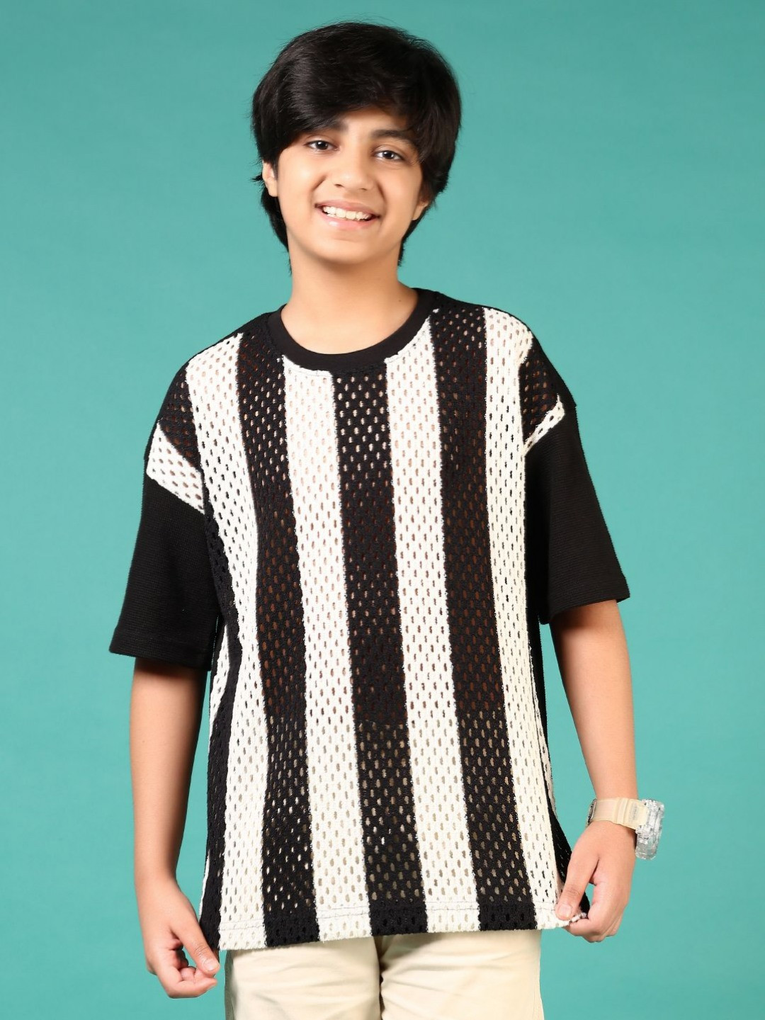 

V-Mart Boys Striped Pockets T-shirt, Black