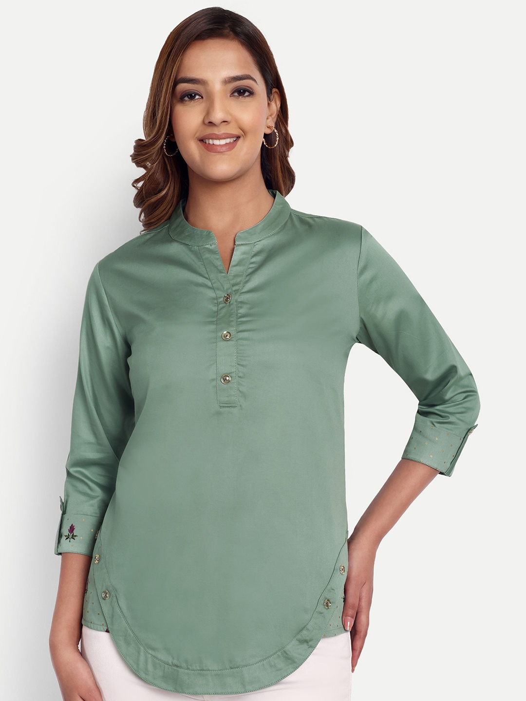 

Suha Mandarin Collar Three Quarter Sleeves Top, Green