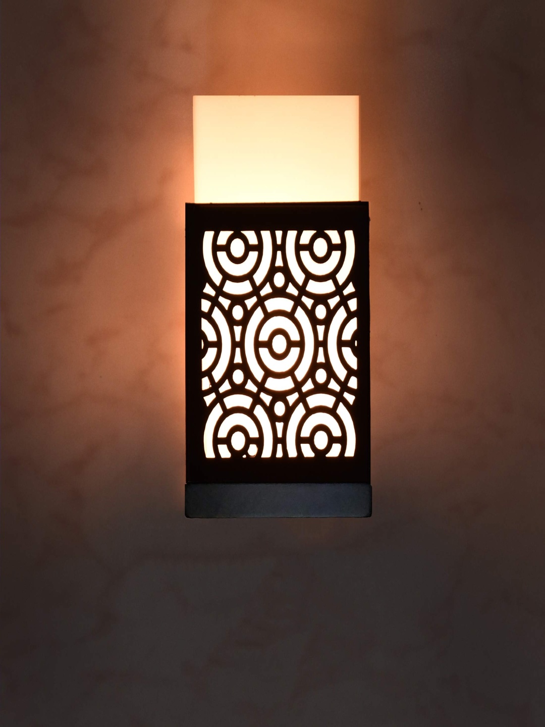 

Gojeeva Black & White Textured Wooden Square Shaped Wall Lamp