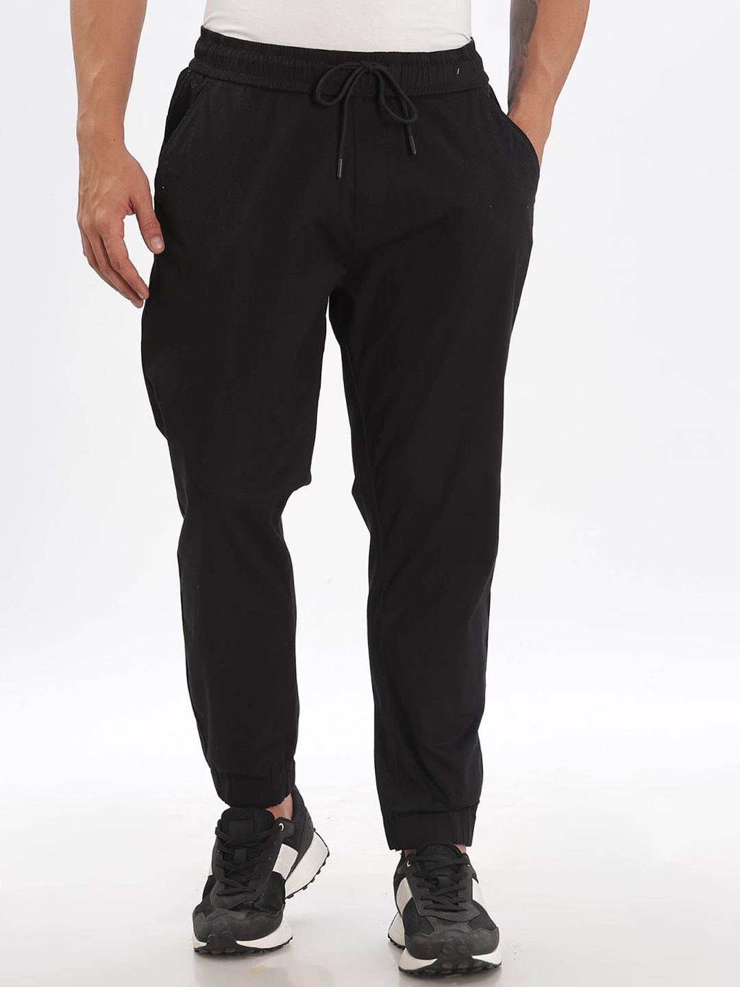 

COLOR HUNT Men Comfort Easy Wash Joggers Trousers, Black