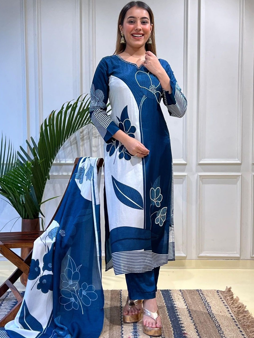 

Sindh Fashion Women Floral Printed Regular Kurta with Trousers & With Dupatta, Blue