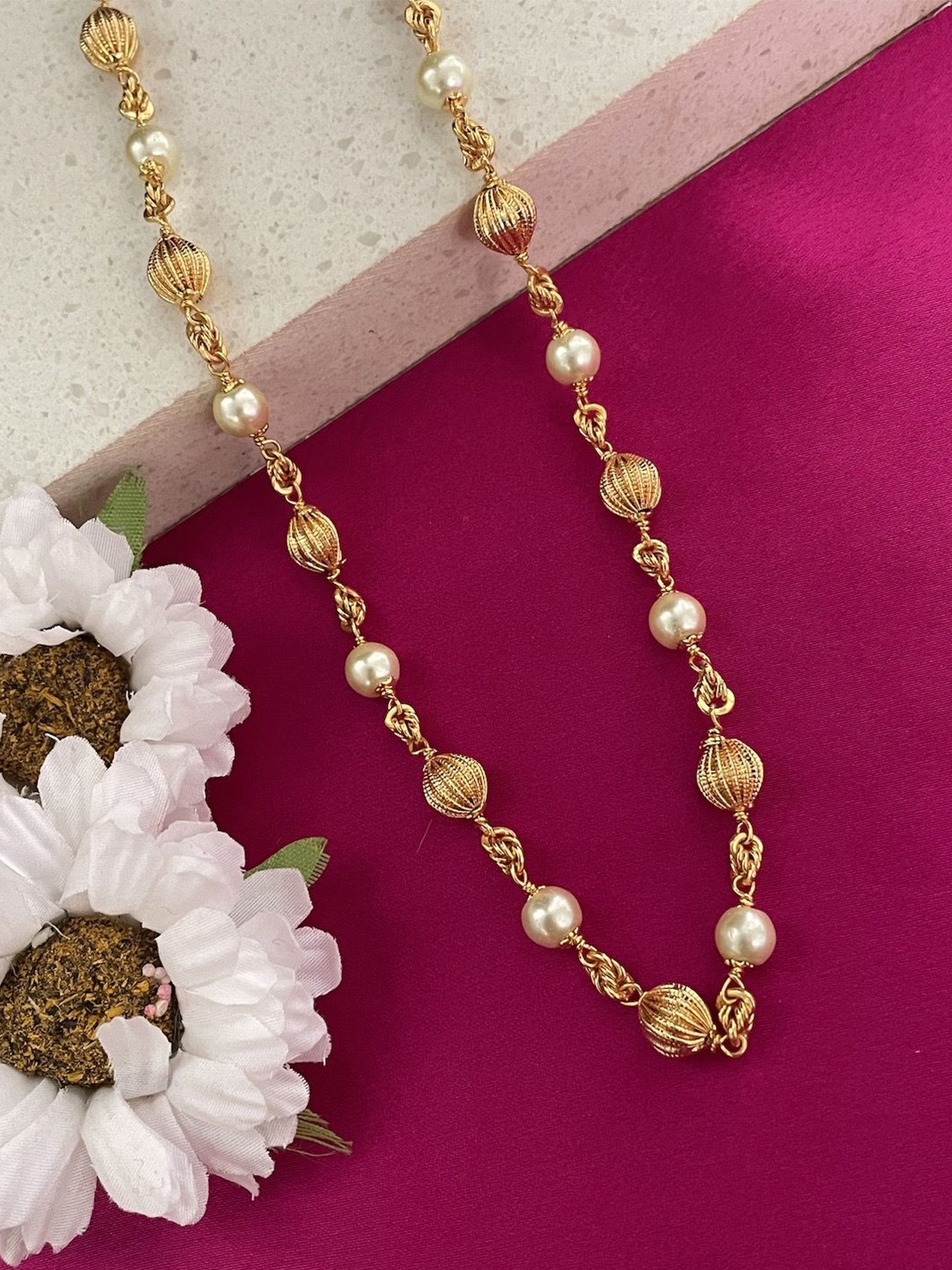 

Digital Dress Room Gold-Plated Pearl Beaded Minimal Necklace