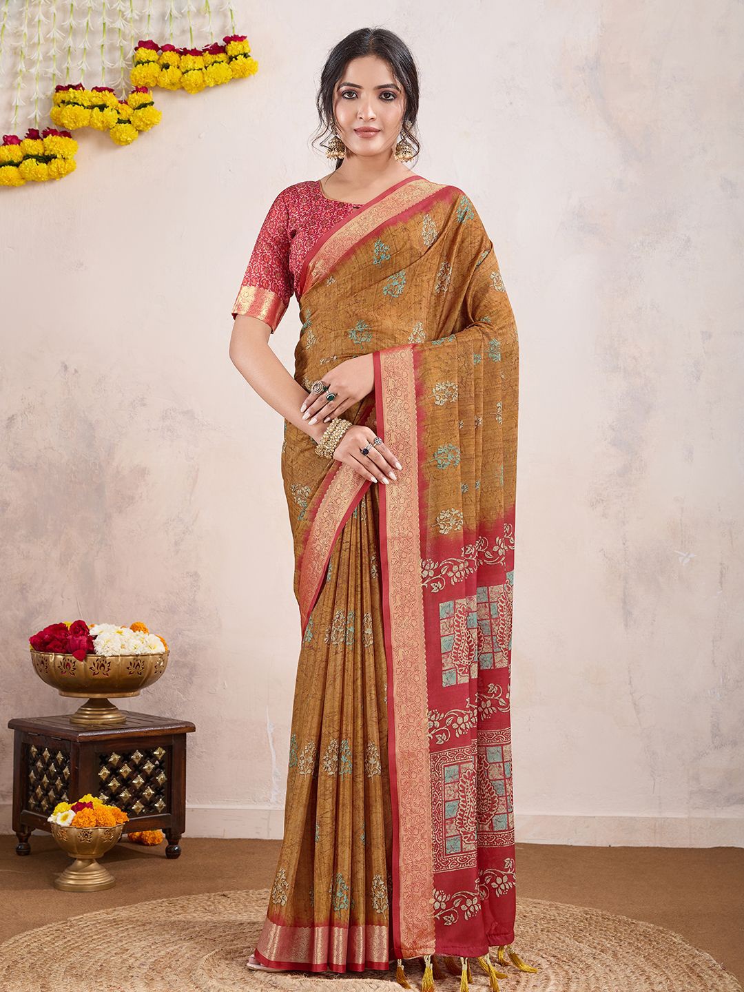 

Ishin Paisley Zari Poly Crepe Saree, Yellow