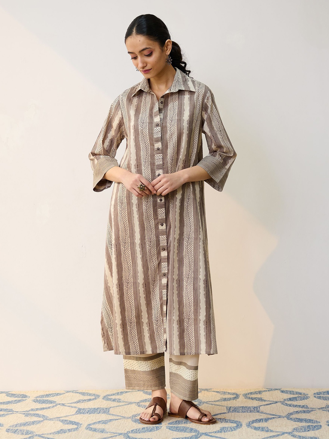 

Rustorange Women Printed Regular Pure Cotton Kurta with Palazzos, Grey
