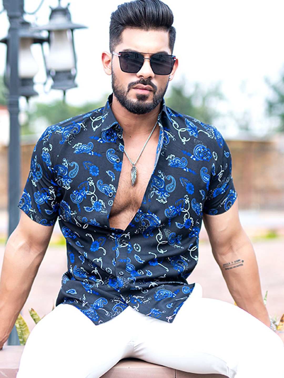 

Tistabene Men Opaque Printed Casual Shirt, Black