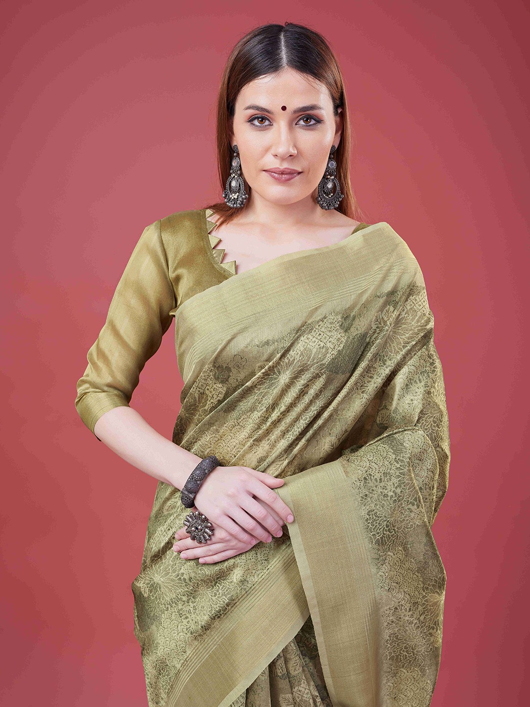 

DIVASTRI Floral Zari Silk Blend Saree, Green