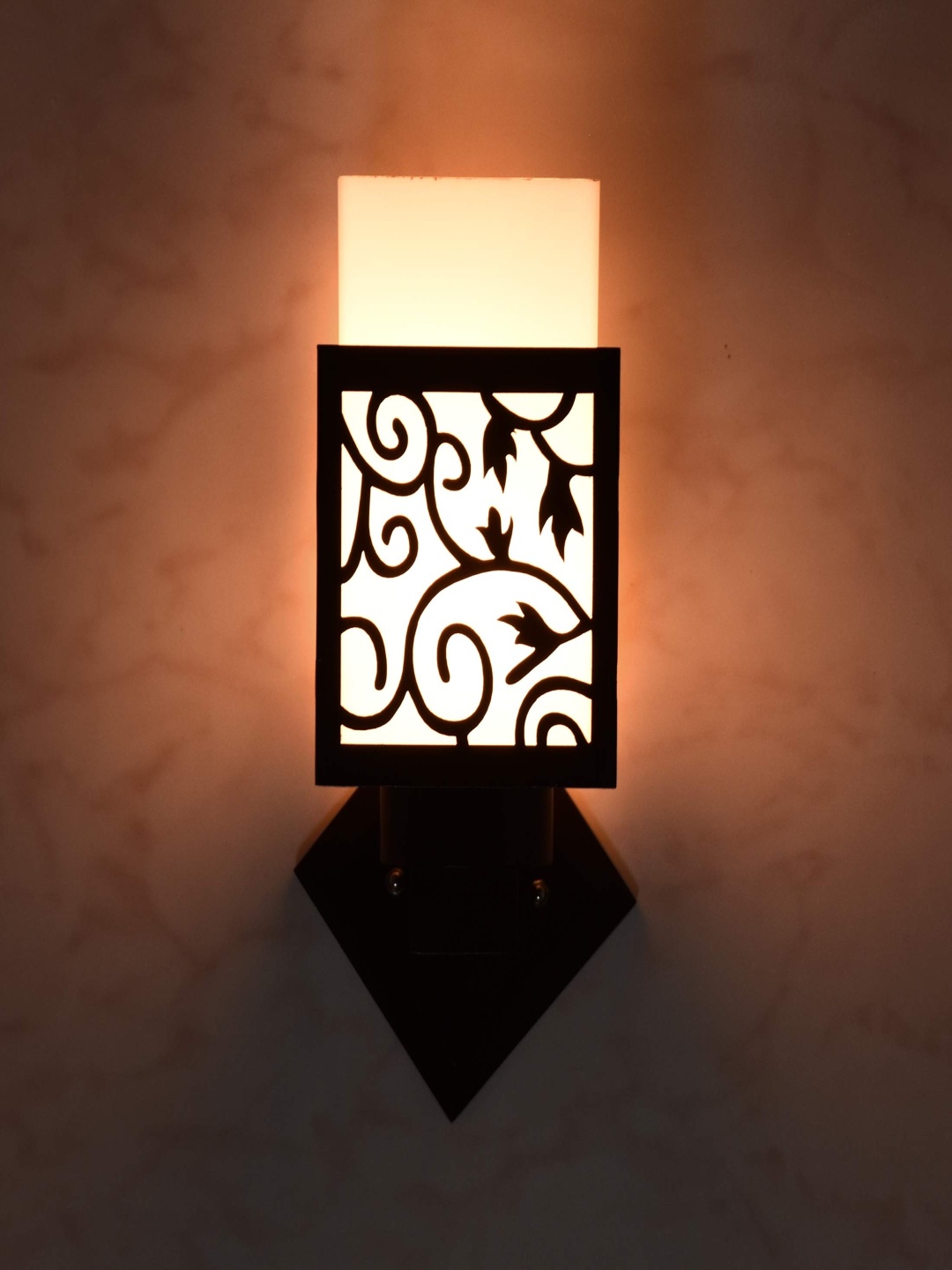 

Gojeeva Black & White Textured Wooden Square Shaped Wall Lamp