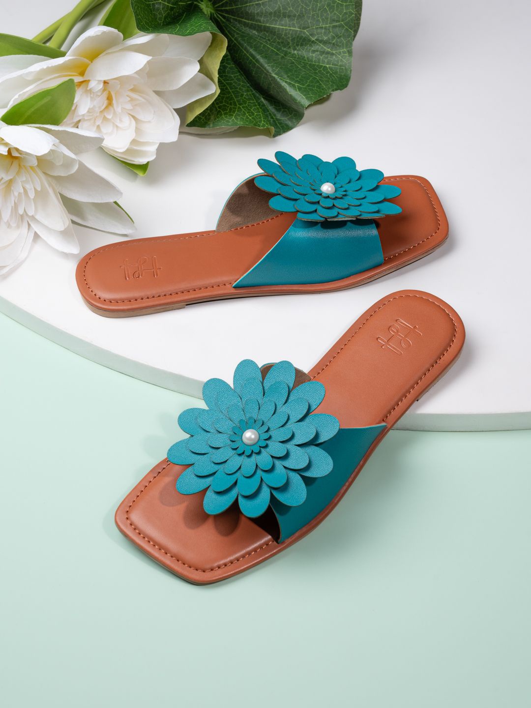 

Hydes N Hues Women One Toe Flats, Teal