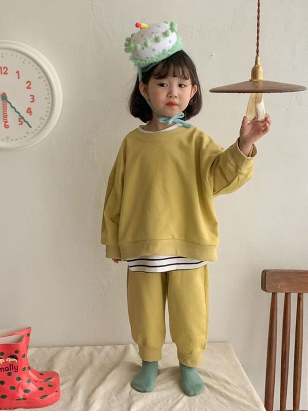 

LULU & SKY Kids Round Neck Long Sleeves Sweatshirt With Joggers, Yellow