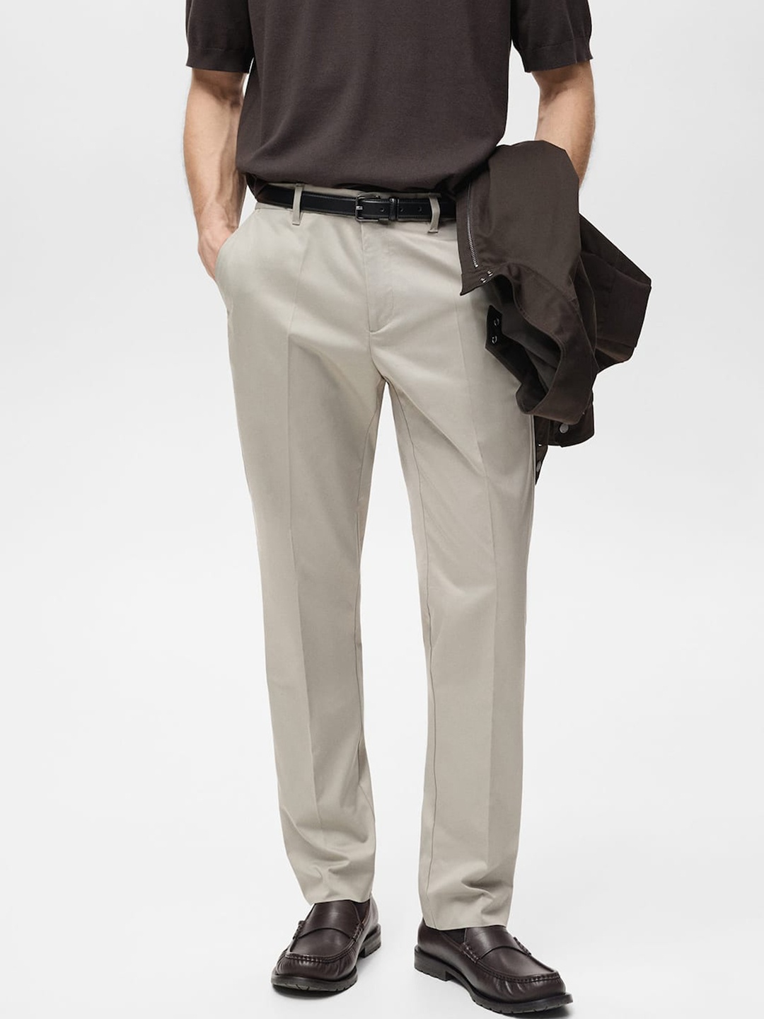 

MANGO MAN Men Slim Fit Chinos Trousers, Grey