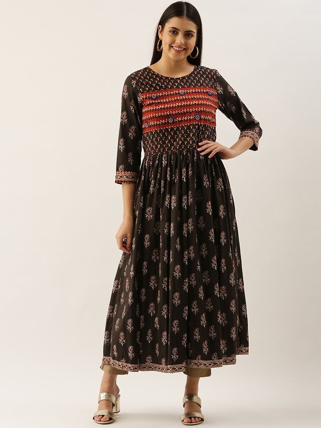 

HRITIKA Floral Printed Pure Cotton Anarkali Kurta, Black