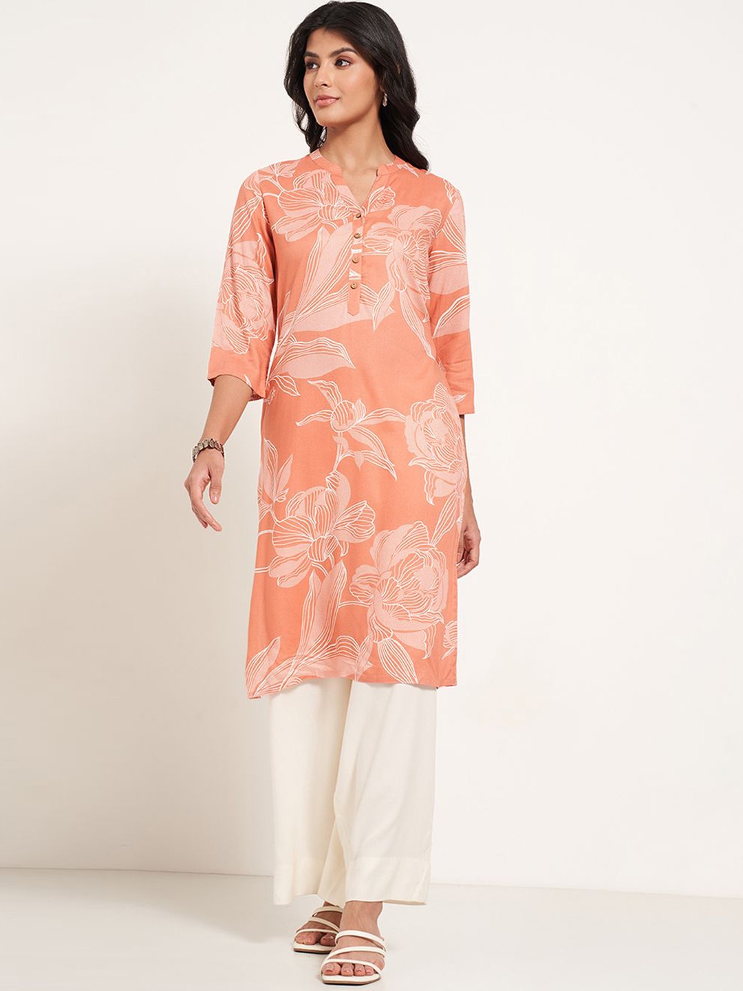 

RANGMANCH BY PANTALOONS Floral Printed Mandarin Collar A-Line Kurta, Peach
