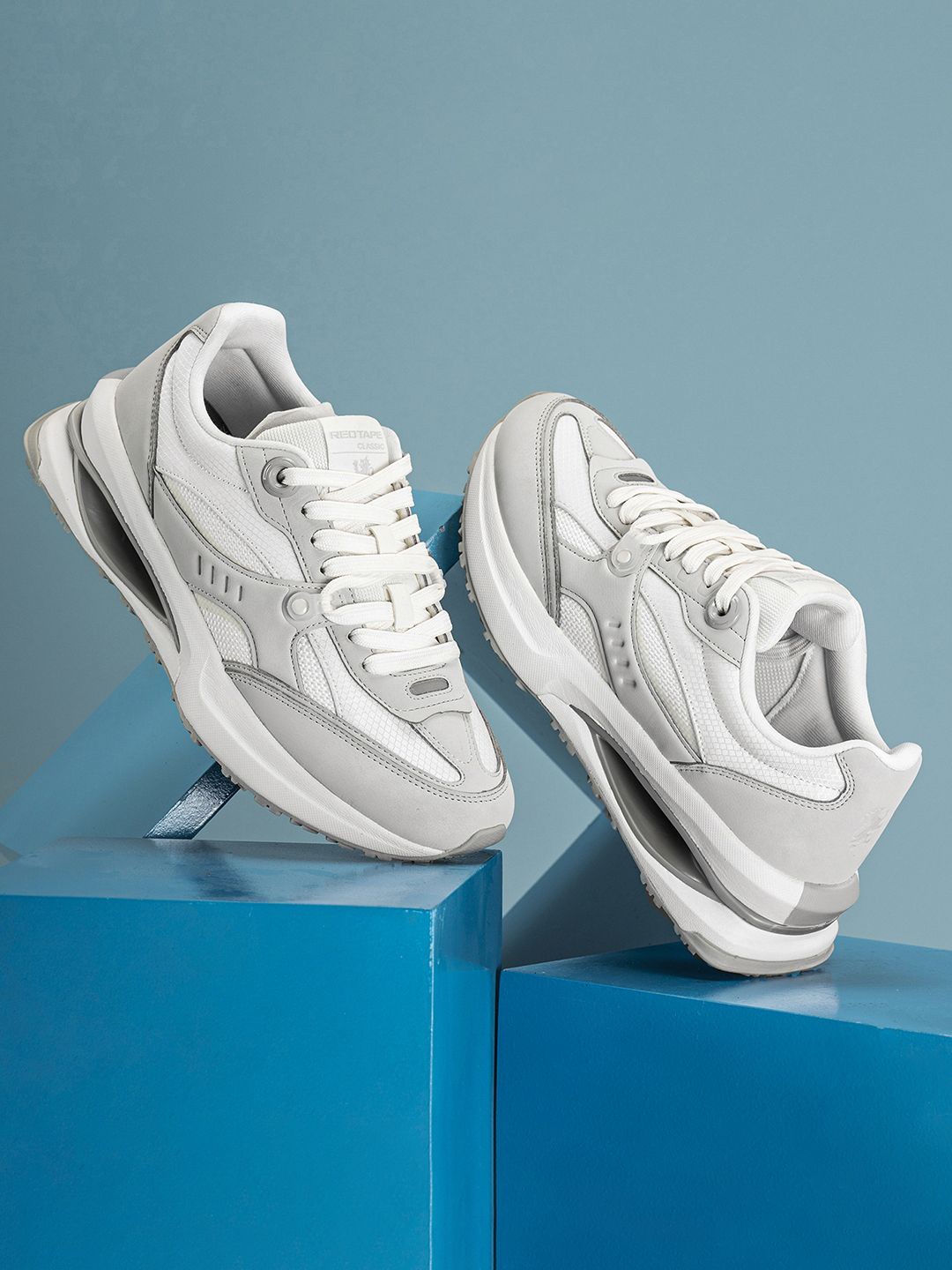 

Red Tape Men Colourblocked Sneakers, White