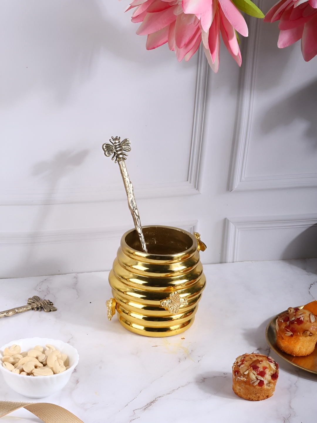 

Chokhat Gold-Toned Textured Metal Bhavra Spoon Stand