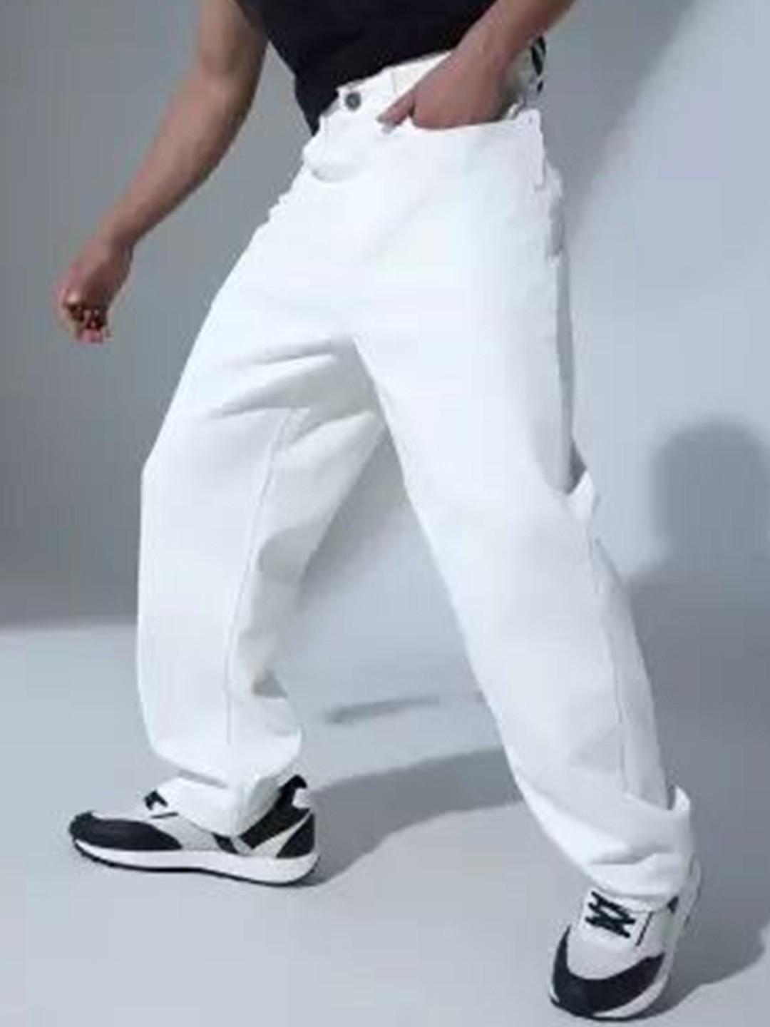 

LINARIA Men Cotton Classic Relaxed Fit Clean Look Jeans, White
