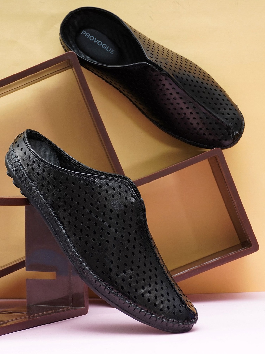

Provogue Men Textured Comfort Sandal, Black