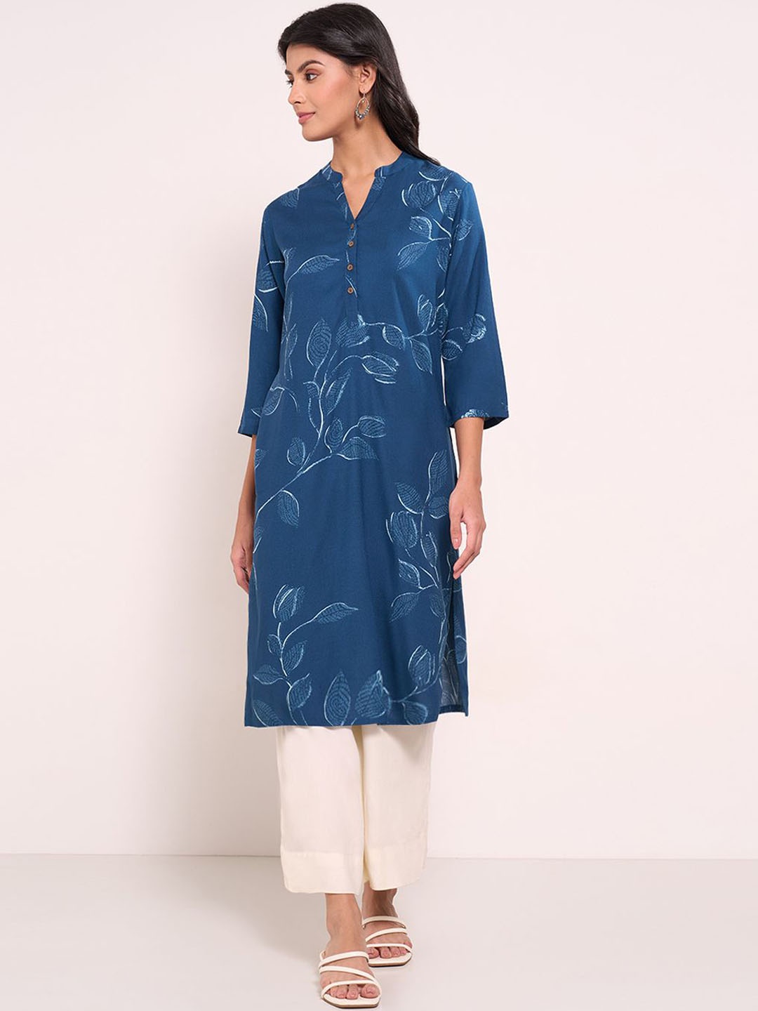 

RANGMANCH BY PANTALOONS Floral Printed Mandarin Collar A-Line Kurta, Teal