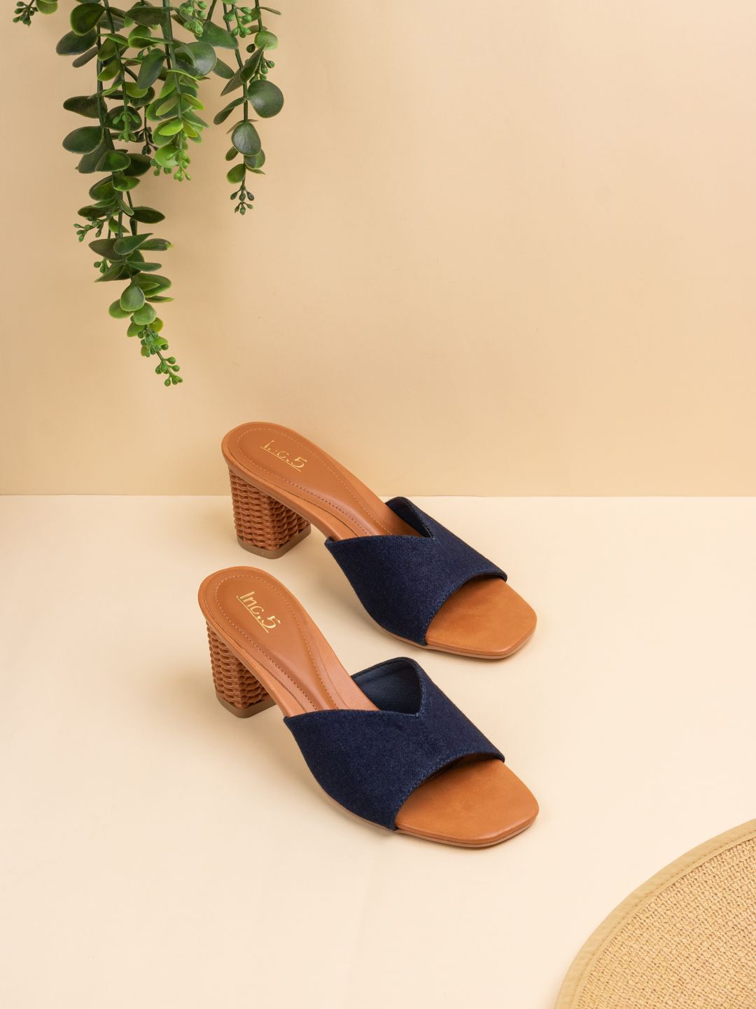 

Inc 5 Party Block Sandals with Bows, Navy blue