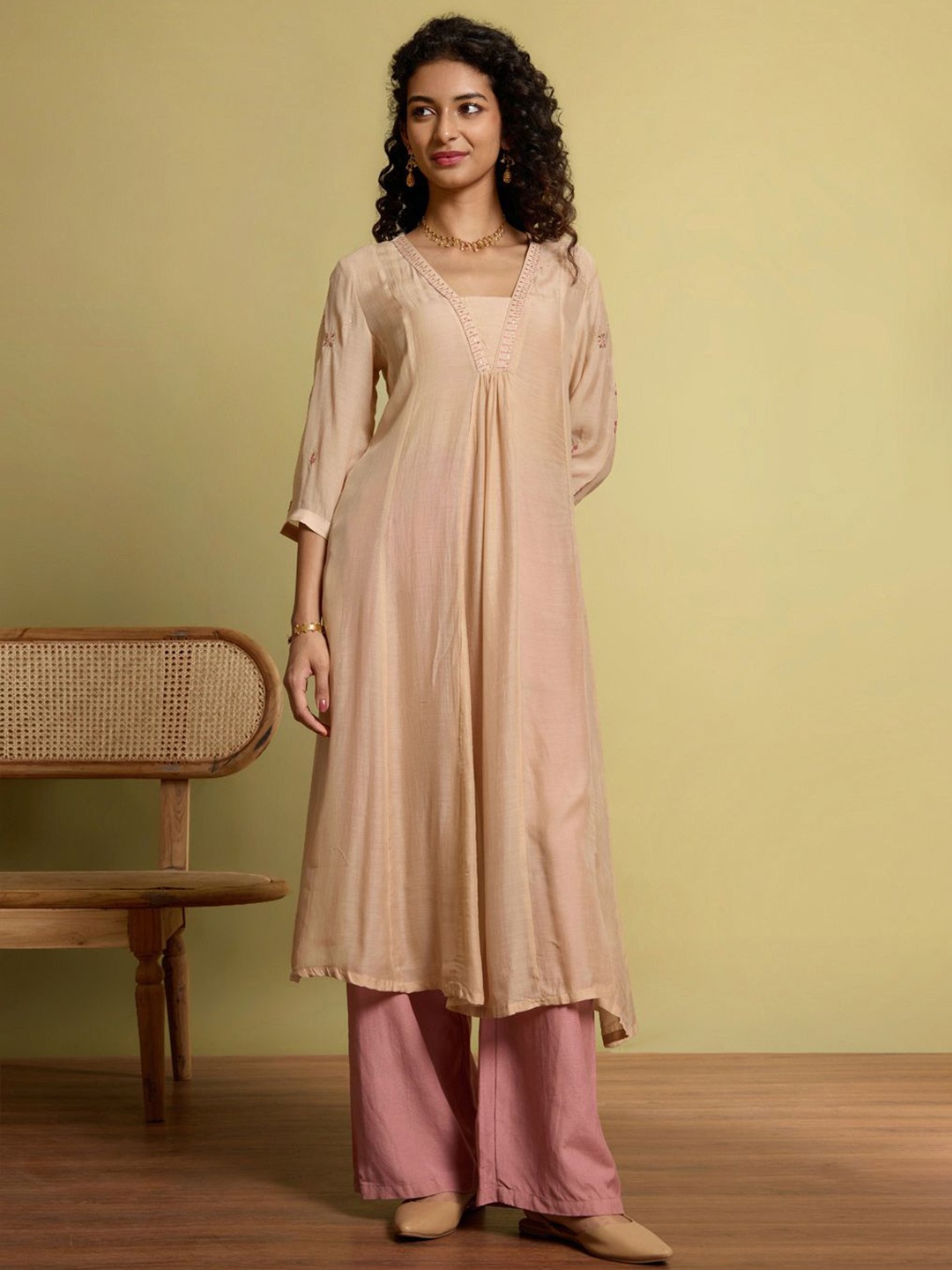

Taneira Women Kurta, Beige