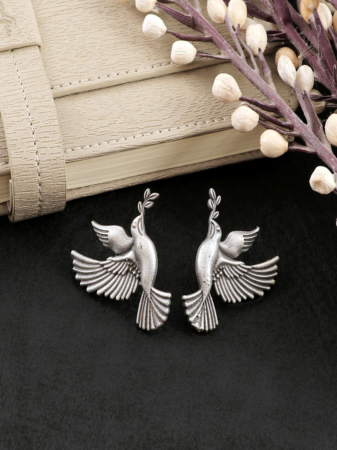 

Sangria Silver-Plated Bird Shaped Oxidised Studs