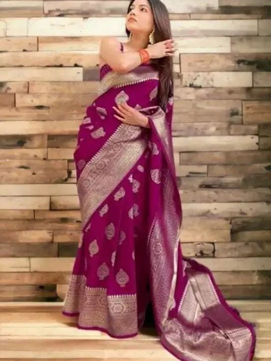 

SAADHVI Woven Design Zari Pure Silk Kanjeevaram Saree, Burgundy