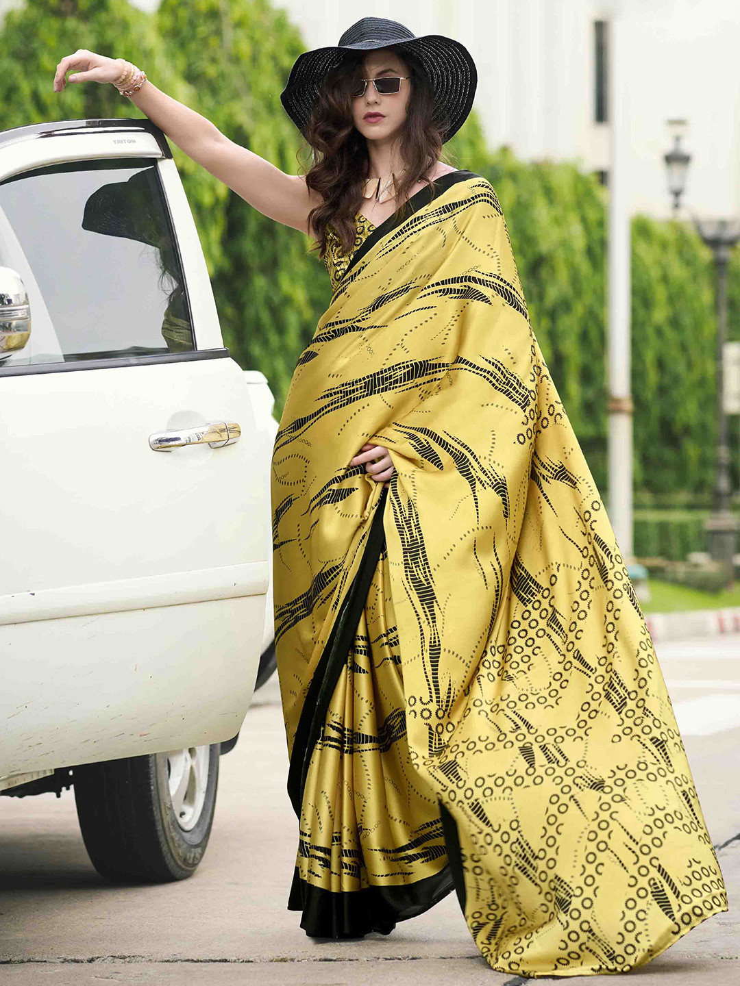 

Mitera Satin Saree, Yellow