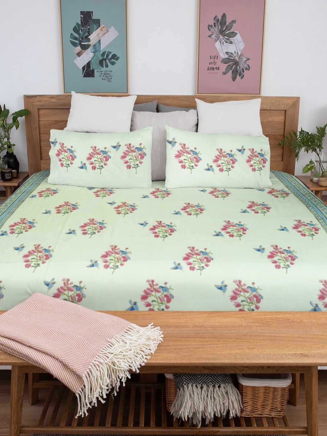 

Baarno Green & Pink Floral Printed Pure Cotton 300 TC King Bedsheet Set-2.28 m X 2.7 m