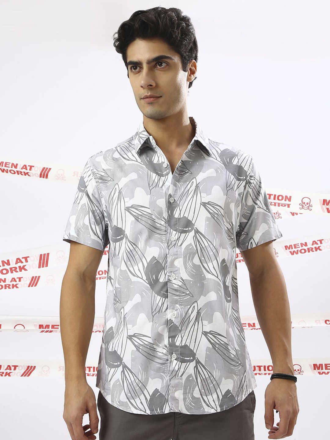 

THE BEETEL HOUSE Men Slim Fit Opaque Printed Casual Shirt, Grey