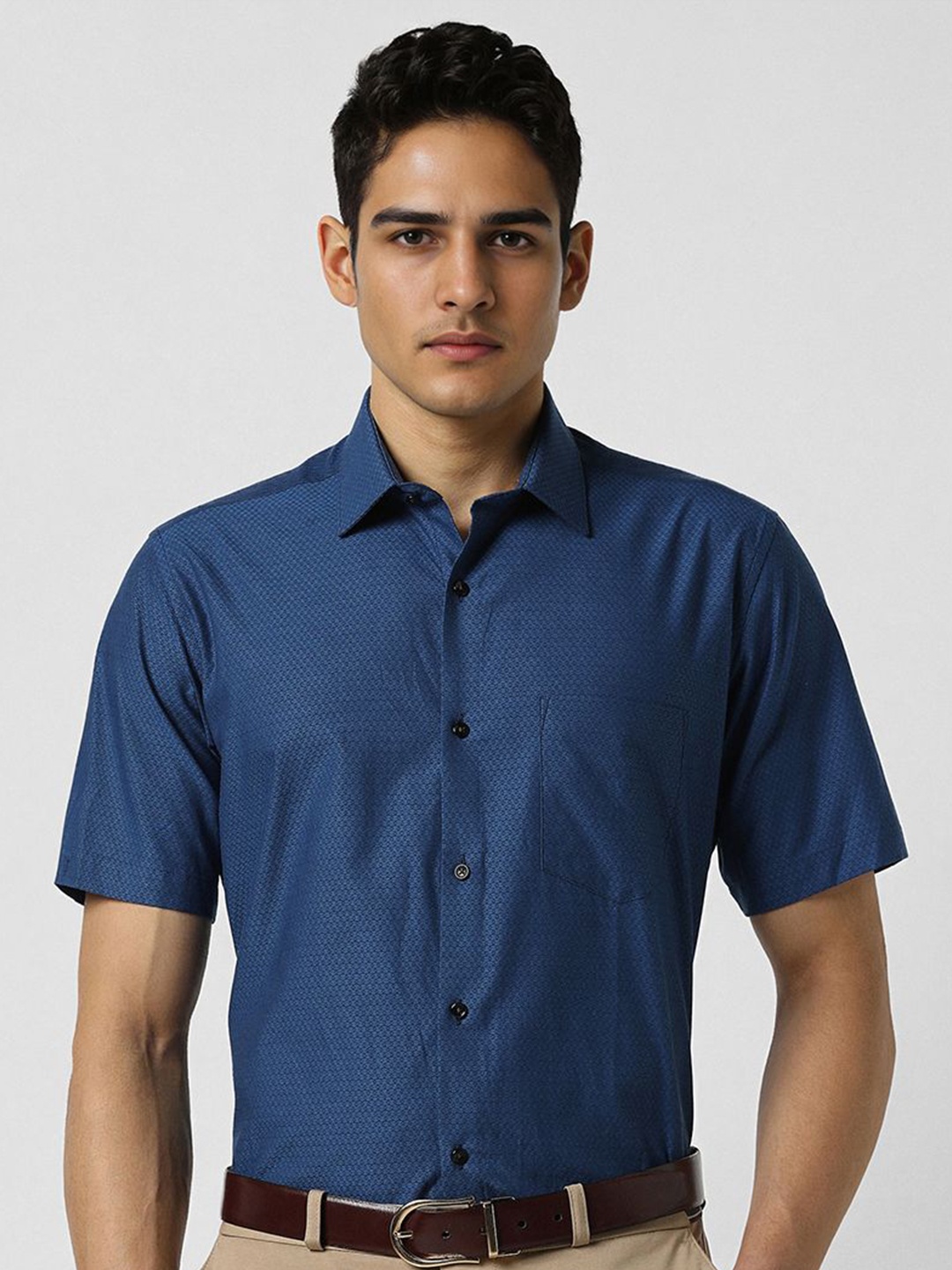 

Van Heusen Men Opaque Printed Formal Shirt, Blue