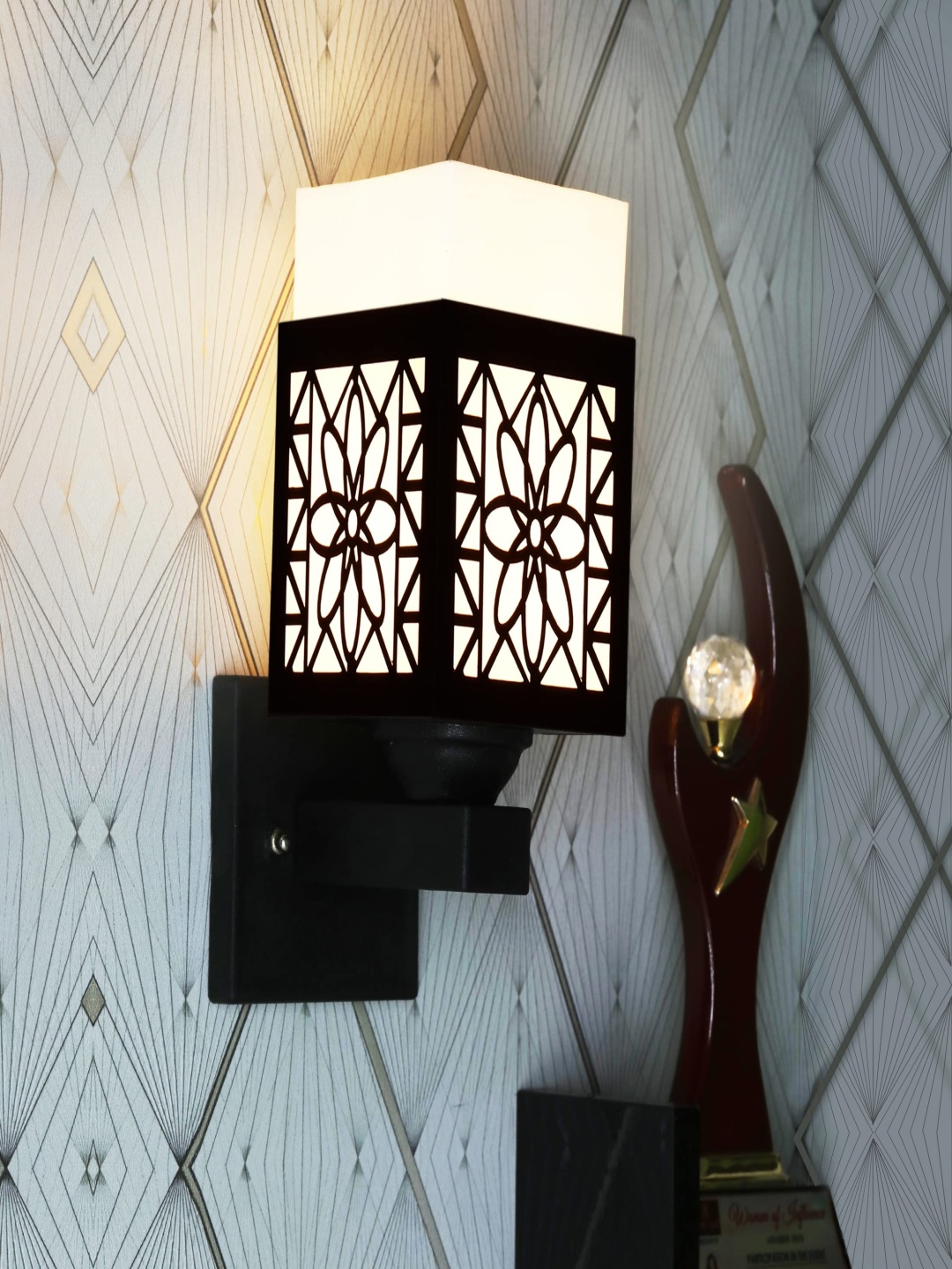 

Gojeeva Black & White Textured Wooden Square Shaped Wall Lamp