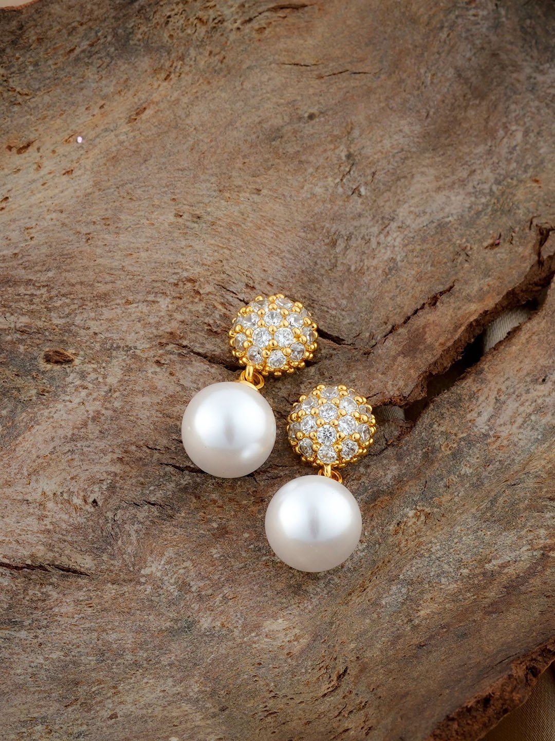 

TOTAPARI Gold-Plated Circular Drop Earrings