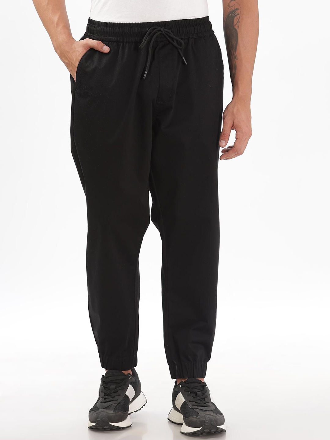 

COLOR HUNT Men Comfort Easy Wash Joggers Trousers, Black