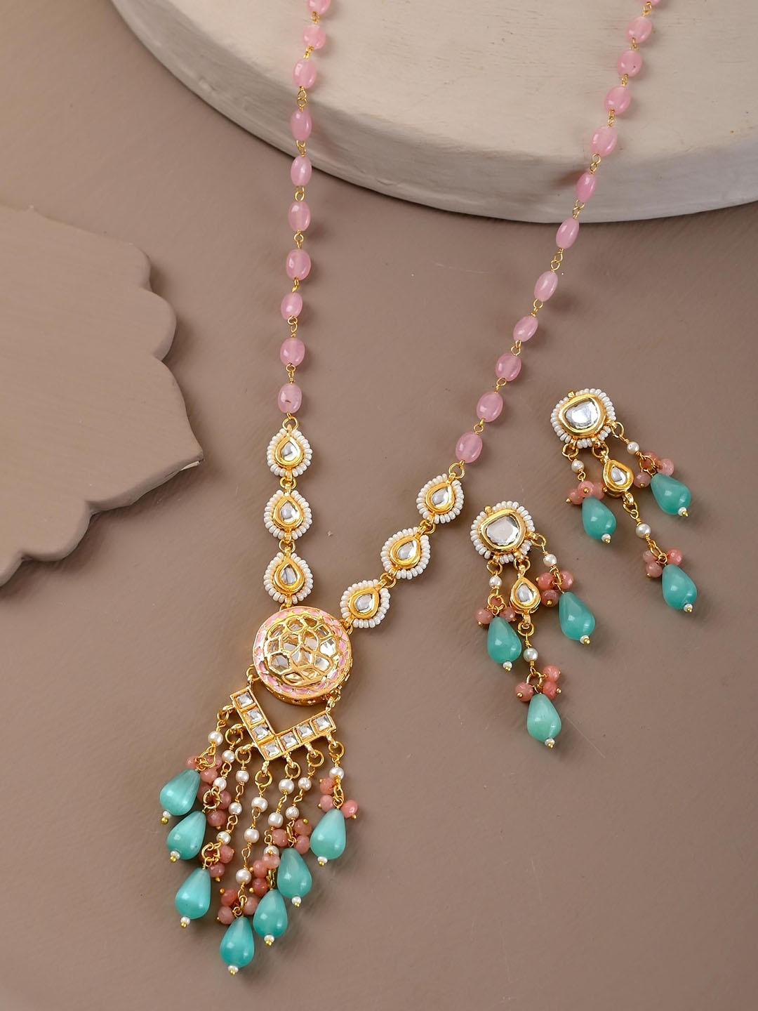 

STYYO Gold-Plated Kundan-Studded And Artificial Beaded Jewellery Set