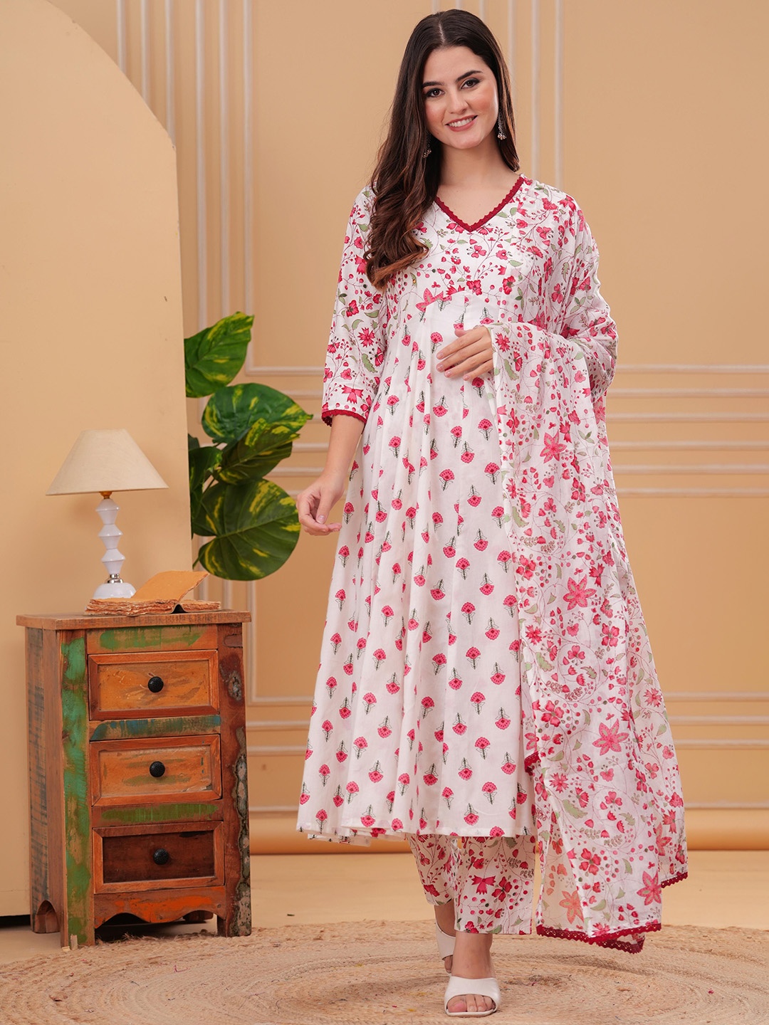 

Mizaz Floral Printed V-Neck Empire A-Line Pure Cotton Kurta With Trousers And Dupatta, Pink