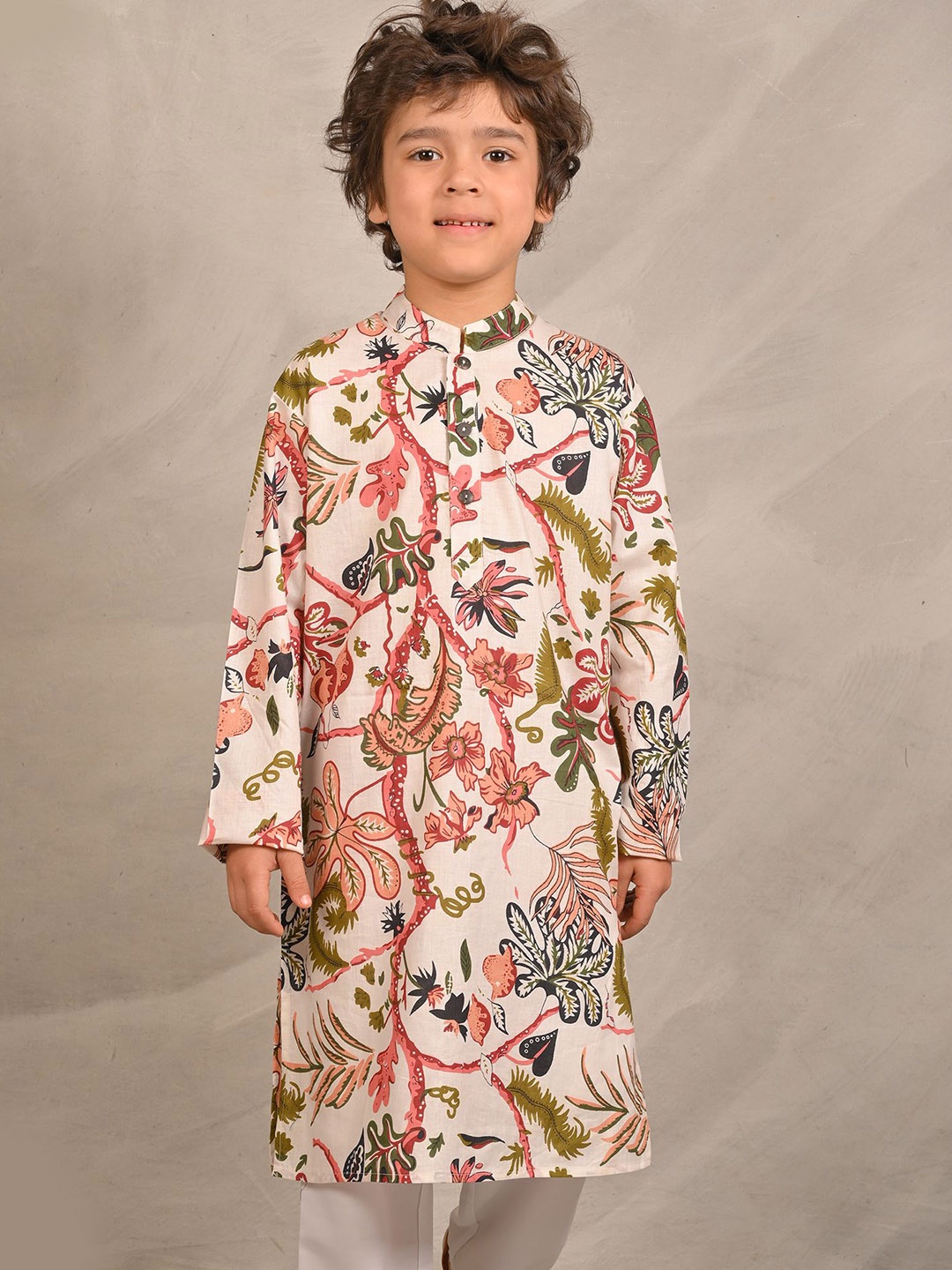 

Anthrilo Boys Floral Printed Mandarin Collar Pure Cotton Straight Kurta, Beige