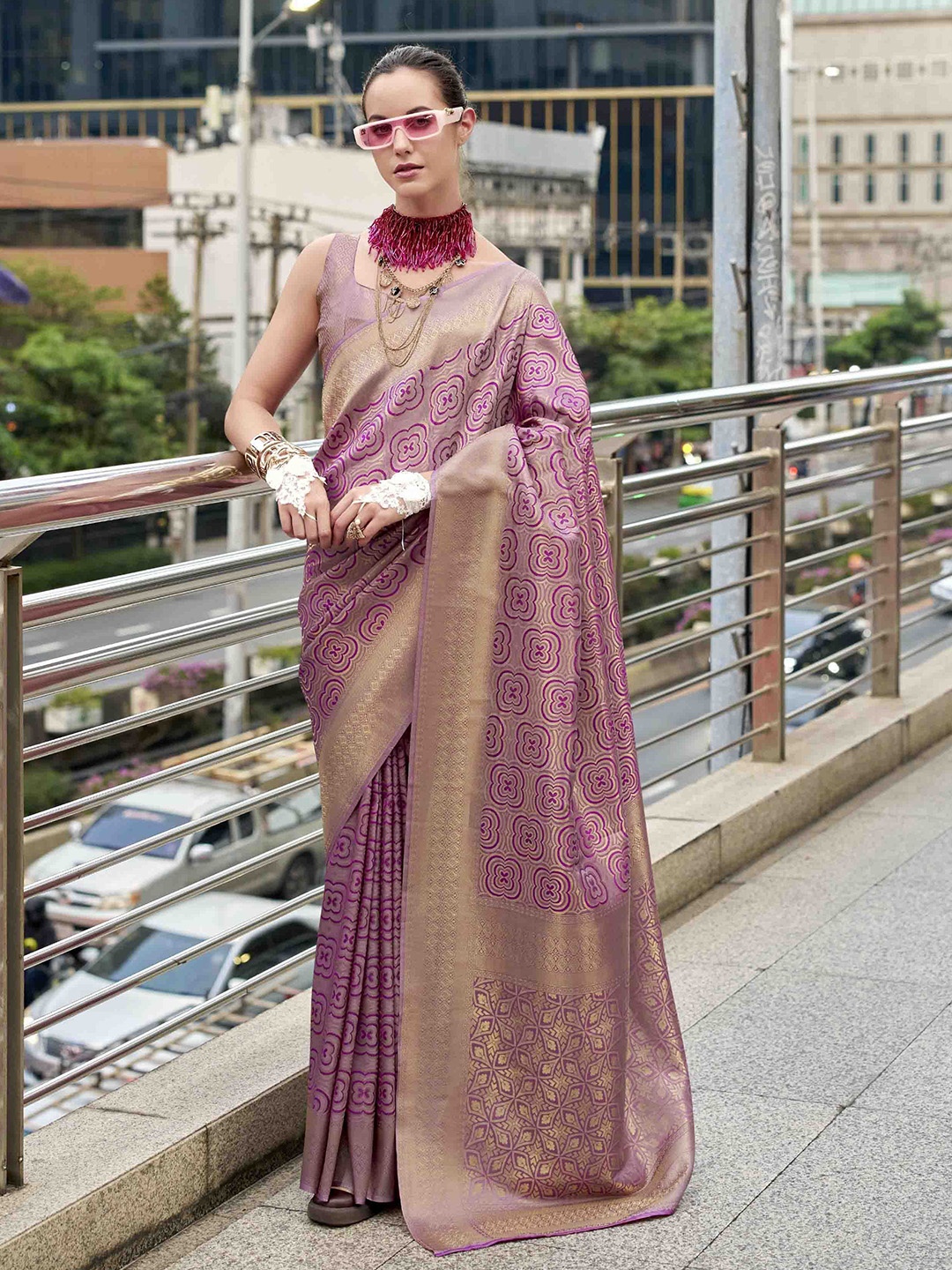 

Mitera Woven Design Zari Silk Blend Kanjeevaram Saree, Purple
