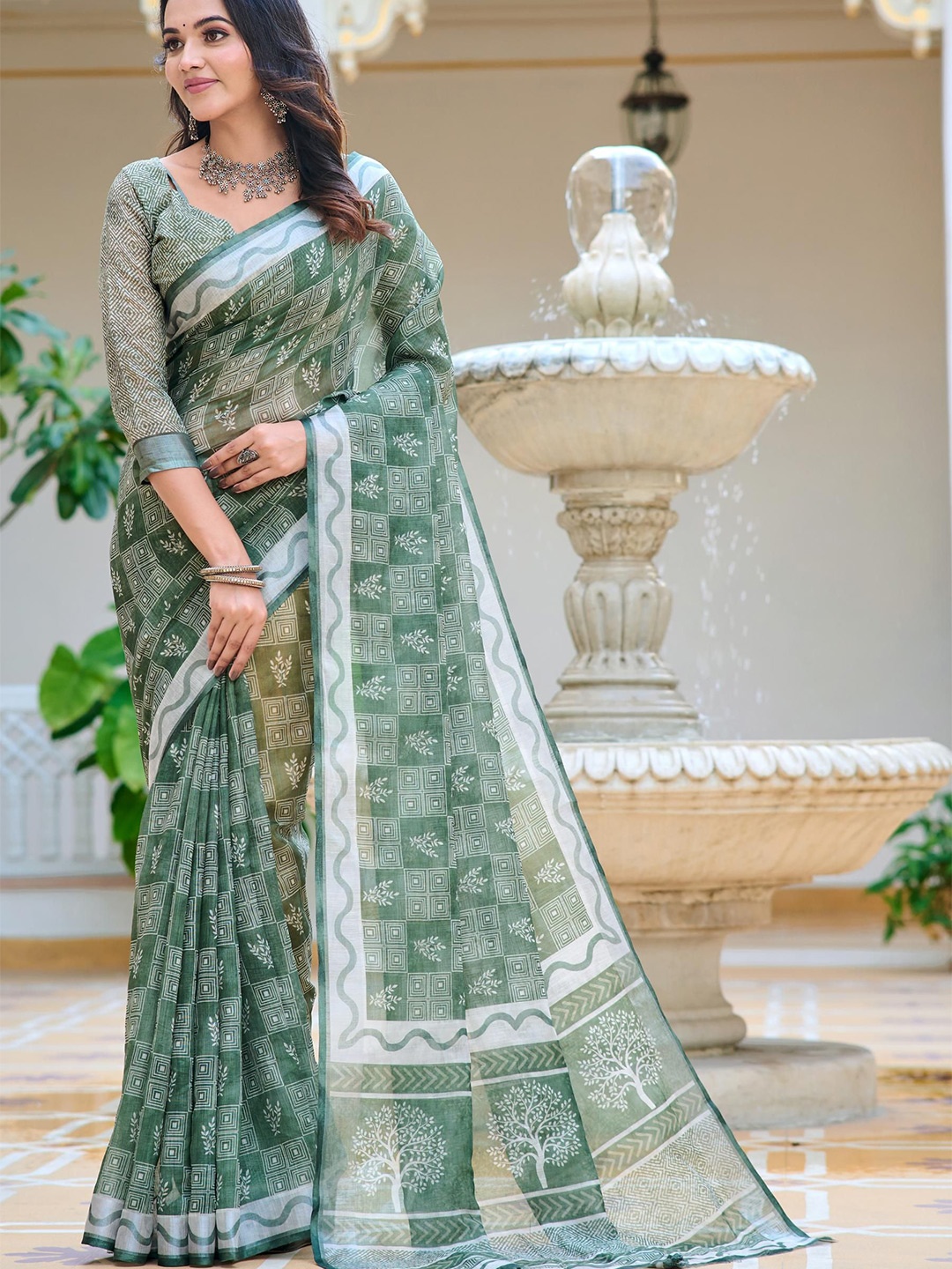 

Quelea Floral Linen Blend Khadi Saree, Green