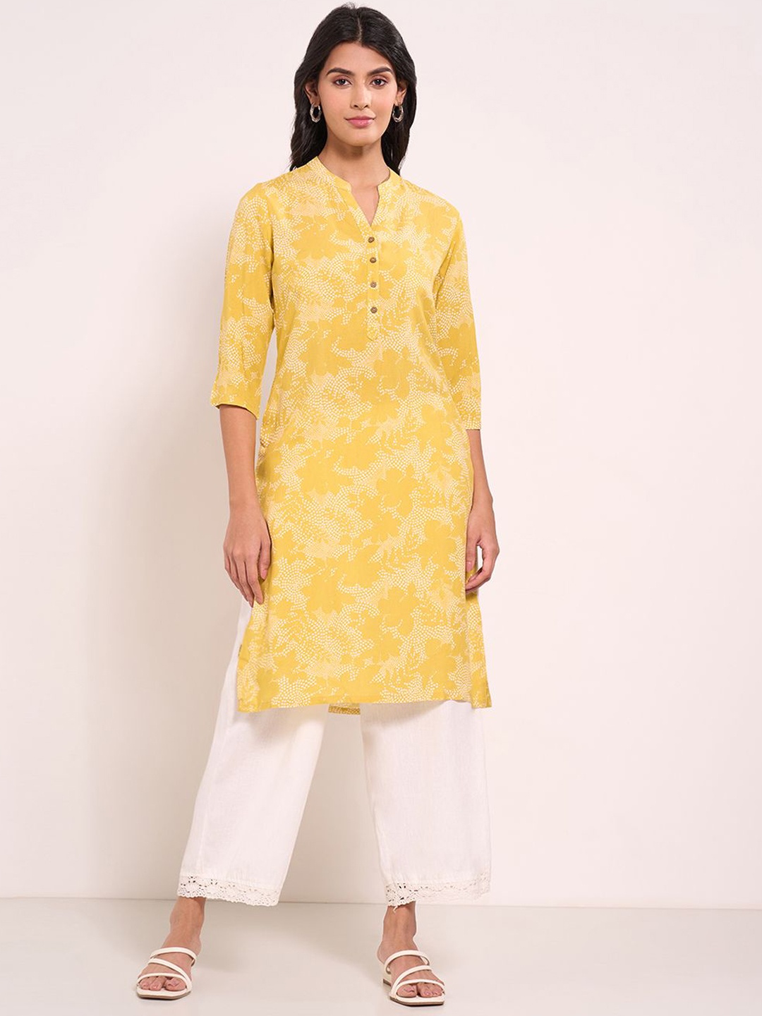 

RANGMANCH BY PANTALOONS Floral Printed Mandarin Collar Straight Kurta, Yellow