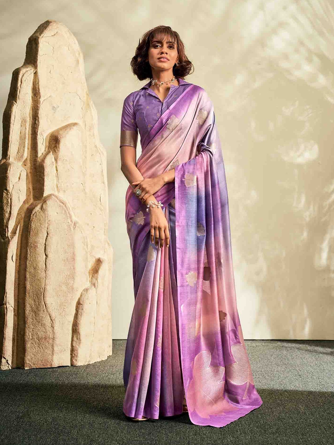 

Mitera Woven Design Zari Silk Blend Saree, Lavender