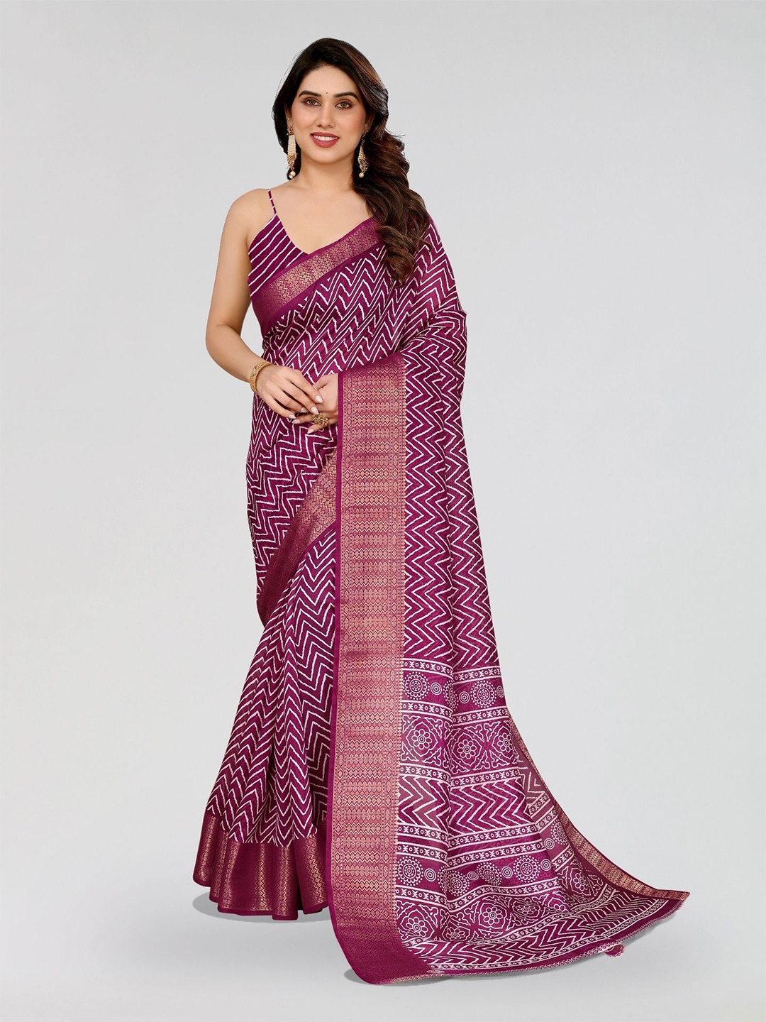 

Moda Rapido Zari Saree, Burgundy