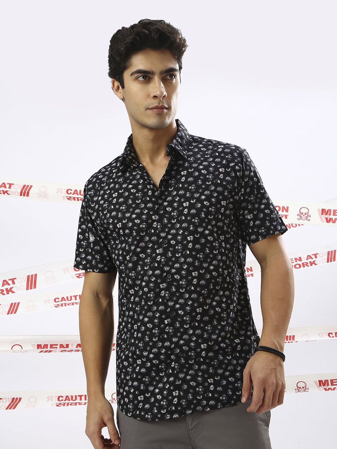 

THE BEETEL HOUSE Men Slim Fit Opaque Printed Casual Shirt, Black