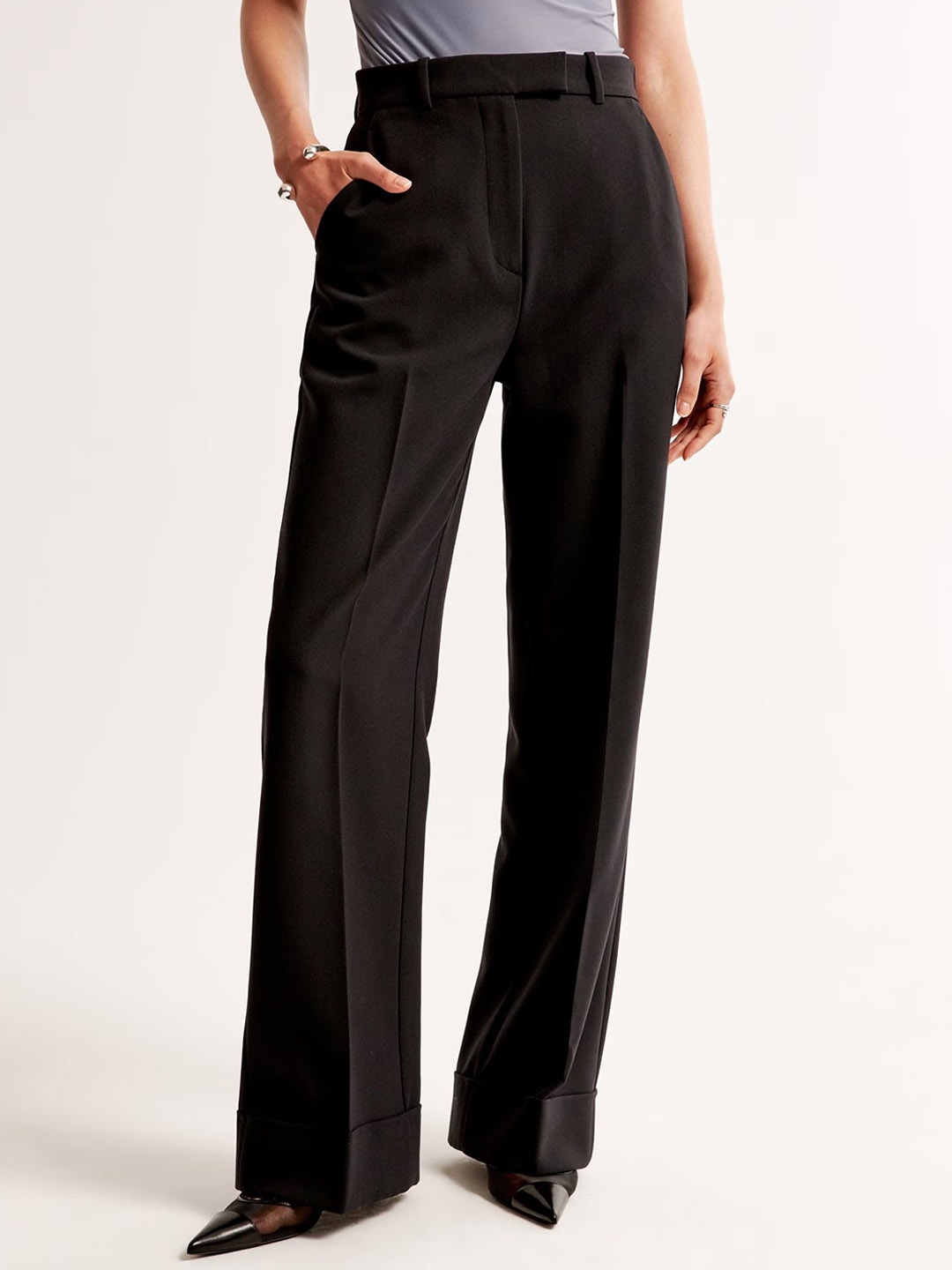 

FNOCKS Women Ultra Flared High-Rise Pleated Trousers, Black