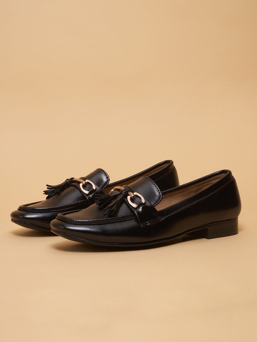 

ERIDANI Women Slip-On Loafers With Tassels, Black