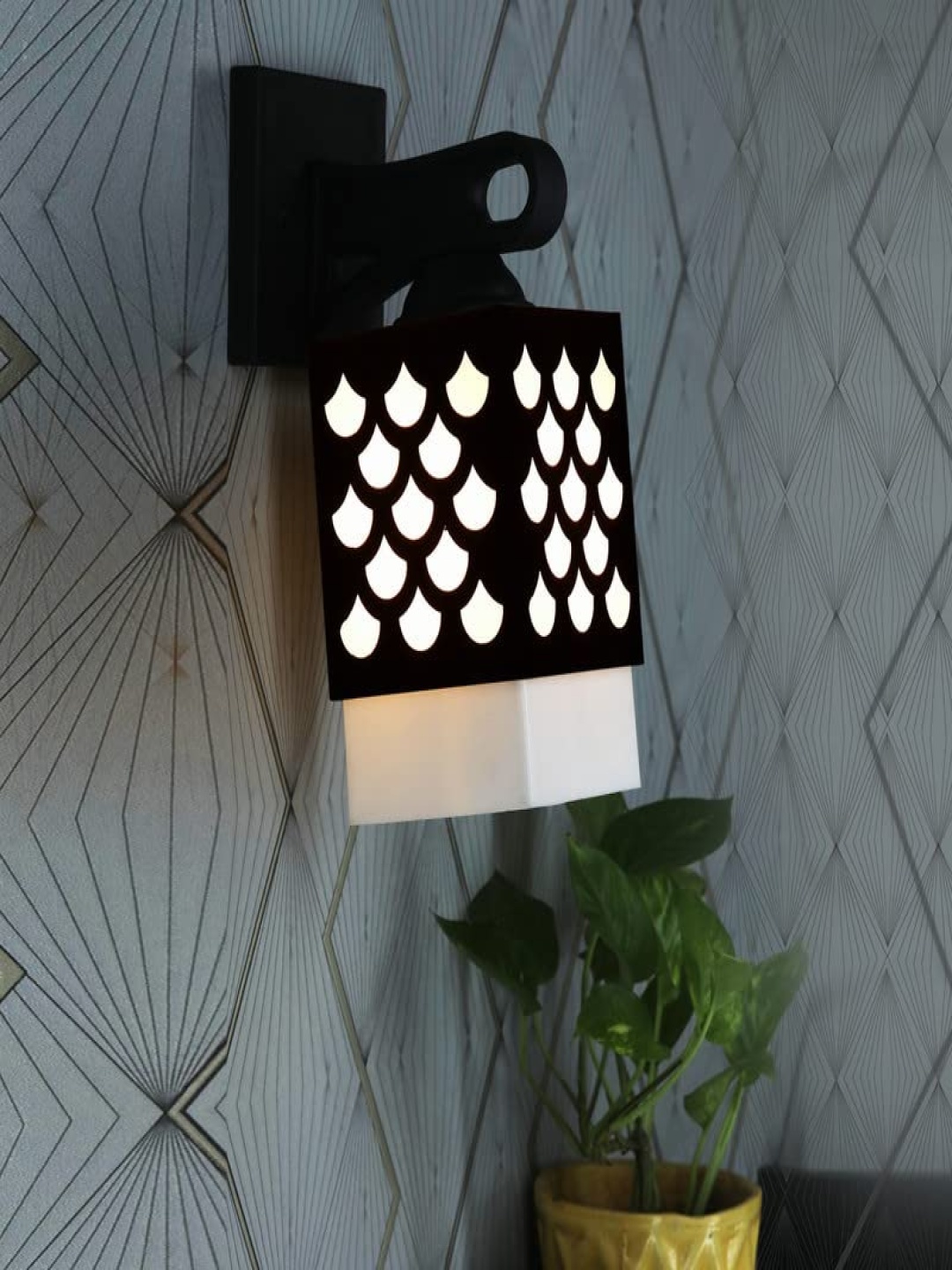 

Gojeeva Black & White Textured Square Shaped Wooden Wall Lamp