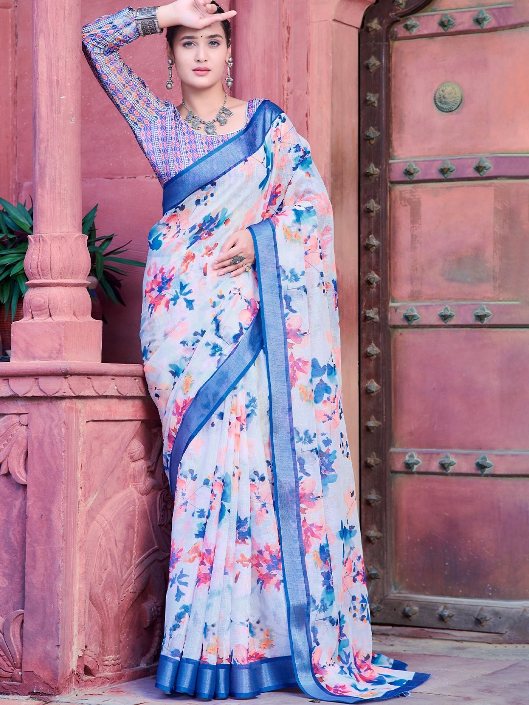 

Quelea Floral Zari Linen Blend Khadi Saree, White