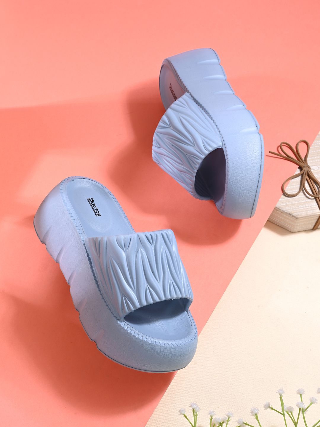 

DOCTOR HEALTH SUPER SOFT Women Sliders, Blue